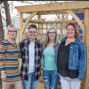 Meet your Posher, April